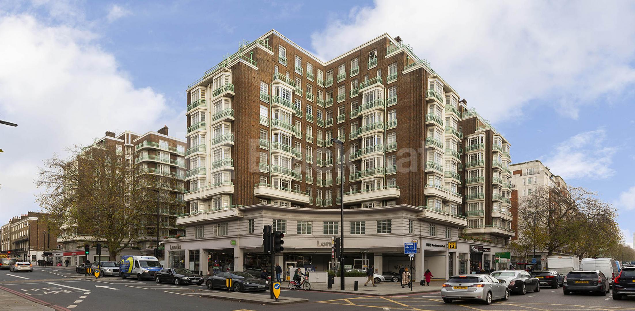 			3 Bedroom, 2 bath, 1 reception Flat			 Dorset House, Gloucester Place , Baker Street